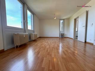<ul><li>Book your appointment online under “Book Your Appointment” on the building’s website.</li><li>Be sure to check out the video at www.immoWonen.be</li><li>Welcome to this bright apartment, ideally located on the KUL CAMPUS Arenbergpark in Heverlee, across from the gym and 100 meters from Kapucijnenvoer. This apartment is perfect for two recent graduates who want to live in Leuven for a few more years—or even longer. The apartment features one spacious bedroom with an additional dressing area or desk area, and a second lovely bedroom. The bright, pleasant living room and bedrooms overlook the greenery and the beautiful Arenbergpark Heverlee. Here, you’ll enjoy a stunning view of the green surroundings.The recently renovated kitchen is fully equipped with modern appliances, making cooking a true pleasure. The pleasantly spacious bathroom features a bathtub with a shower rod and double sinks.</li><li>For an additional fee of 90 EUR/month, you can rent a garage attached to the building. You may also park your car in front of the garage. In addition, a communal bike shed is available for residents, which is perfect for those who enjoy exploring the neighborhood by bike.</li><li>The building is surrounded by greenery, which contributes to a peaceful and serene living experience. This location guarantees easy access to local amenities, public transportation, and various nature trails.</li><li>Don’t miss this opportunity to enjoy comfortable living in a quiet and green setting. Come and experience the charm of this beautiful apartment in Heverlee!</li><li>Practical information: <br />Apartment on the 5th floor in/near Arenbergpark. Campus and 100 meters from the Leuven ring road, Kapucijnenvoer.</li><li> Available: starting September 1, 2026 - registered address or second residence tax (payable by the tenant)</li><li>Located next to the sports center (gym right across the street), numerous supermarkets nearby, a 5-minute bike ride from downtown, parking available at the building.</li><li>Monthly advance payment for water and heating: …final settlement at the end of the lease term: individual water meter and heating meters, plus building management fees for common areas to be paid by the tenant.</li><li>Internet (Telenet connection) and electricity are at the tenant’s own expense and must be set up by the tenant.</li><li>Electricity and internet: individual accounts in the tenant’s name.</li><li>A monthly allowance of 180 EUR for the costs of utilities (water, heating, and common area fees) is payable by the tenant.</li><li>If this is an advance payment, the landlord must provide the actual tenant with a settlement statement at least once a year, based on the statement from the property manager.</li><li>Interested in renting the garage space as well: 90 EUR/month, attached to the building.</li><li>More info / viewing:</li><li>Book your appointment online on the property’s website under “Schedule Your Visit”</li><li>Be sure to check out the video at www.immoWonen.be</li></ul>