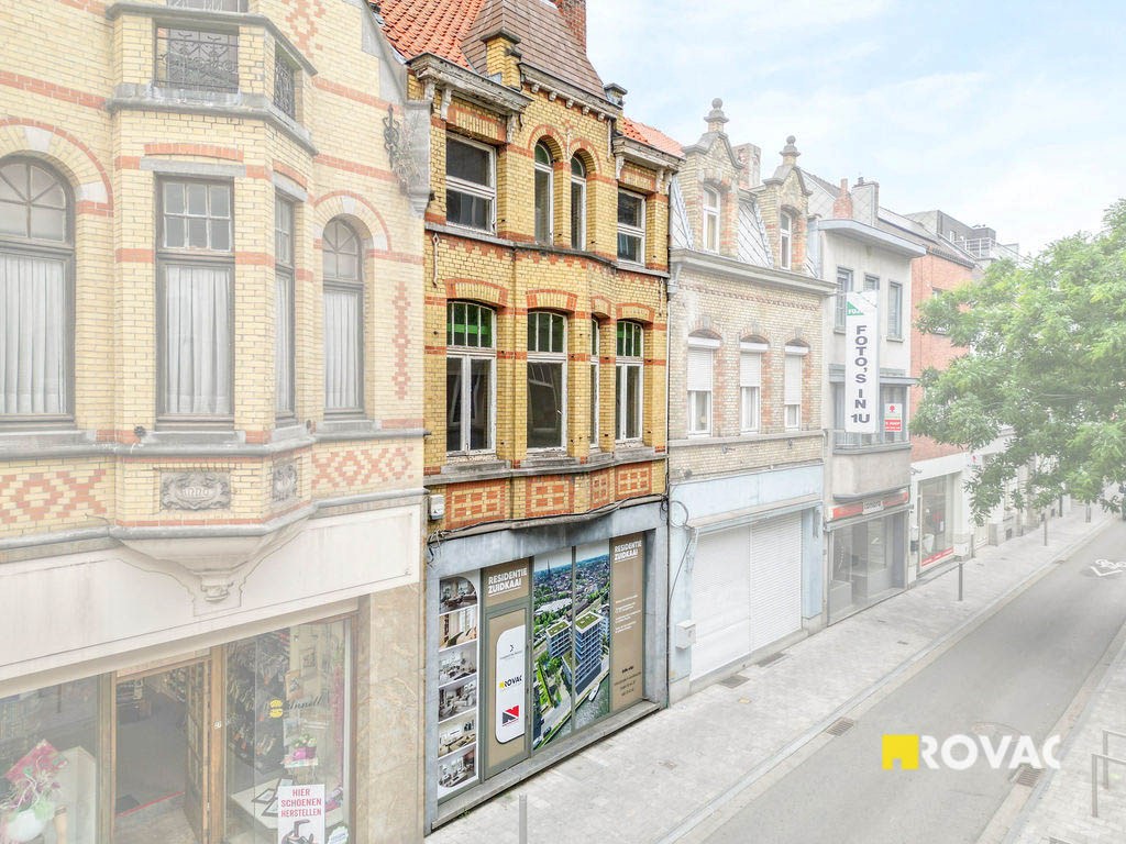 Te renoveren handelspand met woonst in hartje Izegem - foto 2