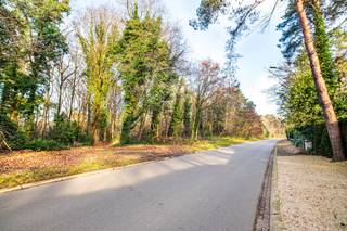 In het meest geprivilegieerde gedeelte van Keerbergen, omgeven door statige villa’s en groen, ligt dit uitzonderlijke perceel binnen het...