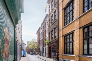 Authentieke woning met winkel in de Nosestraat tussen het Eilandje en het historische stadscentrum, op wandelafstand van de Scheldekaaien met zicht...