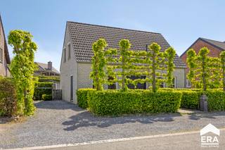 Instapklare gezinswoning met 4 slaapkamers te koop in LommelHeide-Heuvel: Charmante en energiezuinige gezinswoning met landelijke ligging op...