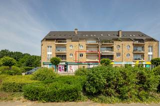 Instapklaar appartement, op de eerste verdieping, met o.a. 2 slaapkamers, 1 badkamer en terras vlakbij de Grote Markt van Herentals. EPC A-label...