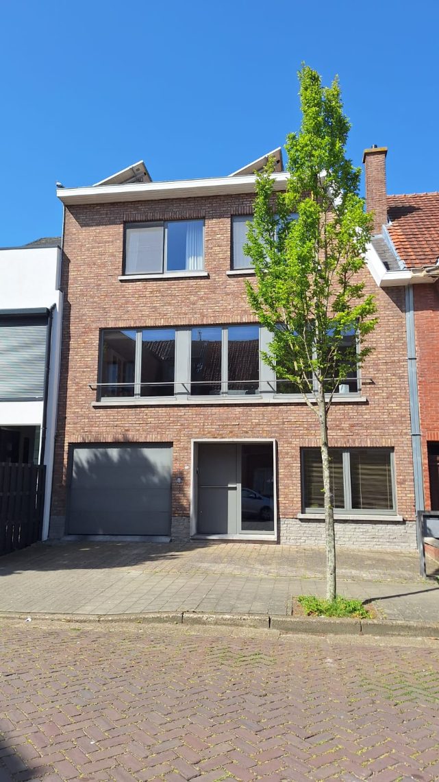House for sale in Zele with 3 bedrooms - photo 1