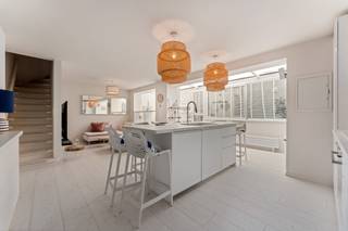 Koksijde : Ontdek dit prachtig gerenoveerd 2 slaapkamer appartement met 120m² bewoonbare oppervlakte in een zijstraat van de winkelstraat te Koksijde-bad. <br /><br />Recent gerenoveerd en op wandelafstand van alle nodige faciliteiten alsook het strand en het openbaar vervoer. <br />Gelegen op het gelijkvloers = geen trappen! <br /><br />Troeven :
<ul><li>Gerenoveerd! </li><li>Centraal gelegen! </li><li>Geen trappen! </li></ul>
<br />Meer informatie? Contacteer ons op 058 51 23 23 of op christian@eraservimo.be