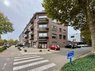 Op een strategische locatie aan de Augustijnslei over Klina bevindt zich dit ruime commerciële gelijkvloers, ideaal voor kantoren, vrije...