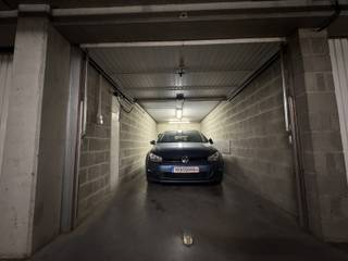 Immo Pické biedt U deze gesloten ondergrondse garagebox aan gelegen in een goed onderhouden appartementsgebouw. Deze garagebox is gelegen op...