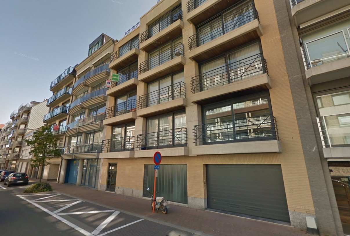 Residentie Listrac – autostandplaats op de Leopoldlaan vlakbij de Lippenslaan en Bayauxlaan. - foto 1