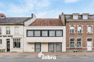 Deze op te frissen woning is rustig gelegen aan de rand van het centrum van Meulebeke met uitstekende bereikbaarheid dankzij diverse invalswegen...