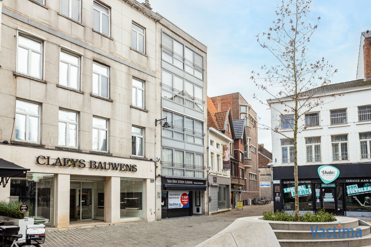 Handelszaak met ruime werk- en opslagplaats in Aalsterse winkelstraat - foto 4
