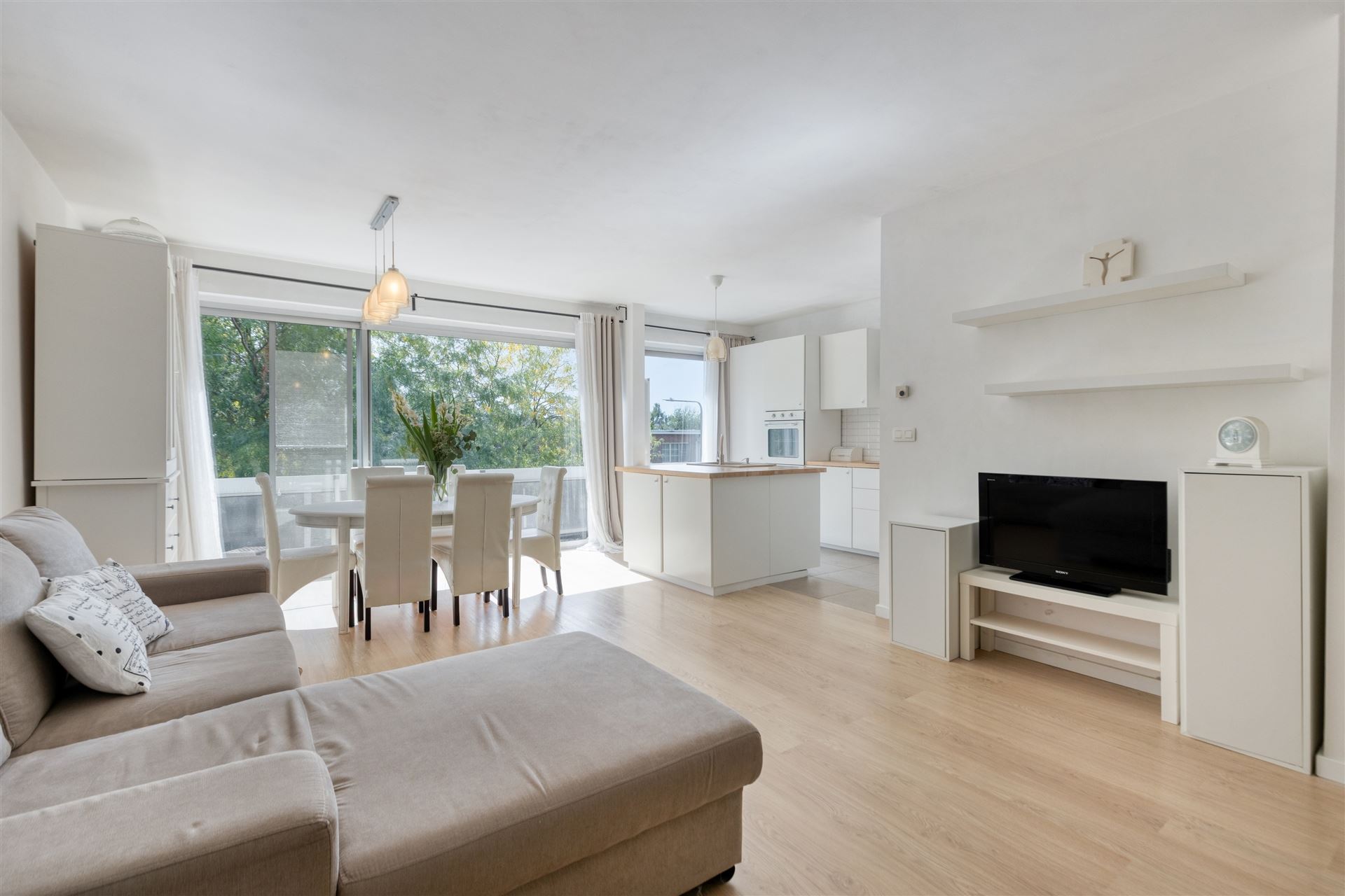 Instapklaar drie-slaapkamerappartement in rustige woonwijk - foto 2
