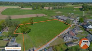 ERPE-MERE - Bouwgrond voor open bebouwing met weiland<br /><br />Deze uniek gelegen bouwgrond voor open bebouwing, met een oppervlakte van 4a 40ca en deel uitmakend van een totaal perceel van 76a 40ca bevindt zich als laatste perceel in de woonzone, in een zeer rustige straat. <br />Het perceel is volledig zuidwest gericht. <br /><br />Er kan een woning gebouwd worden met een bouwzone van 150 m² per verdieping en een dubbel verdiep is mogelijk. De dakvorm is vrij te kiezen, ook een plat dak is toegelaten. <br />Binnen de 50 meter van de woning is er bovendien mogelijkheid om een stal te bouwen voor paarden of hobbydieren. <br /><br />Een uitzonderlijke aanbieding! Voor meer informatie of een bezoek, mag u ons steeds contacteren: 053/60.65.66