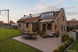 Voor meer info en foto’s, surf naar www.swevers.be – Ontdek dit ruime landhuis in Kermt met een bewoonbare oppervlakte van 328 m² op een perceel van 14a 08ca. De woning is ingericht als twee afzonderlijke woonniveaus, ideaal voor kangoeroewonen, een combinatie van wonen en werken of gezinnen die extra zelfstandigheid wensen. De instapklare eerste verdieping beschikt over een gezellige leefruimte met aansluitende eetplaats en keuken, drie slaapkamers, een dressing, badkamer, apart toilet, berging met wasplaats en een terras. Op het gelijkvloers vindt u een tweede woongelegenheid met leefruimte, eetplaats, keuken, bureau, slaapkamer, badkamer, meerdere bergingen, een grote inpandige garage en een overdekt terras. Deze verdieping vraagt renovatie, maar biedt een praktische basis om volledig naar eigen smaak af te werken. In totaal telt de woning vijf slaapkamers, twee badkamers, een zolder en drie garages, wat zorgt voor uitzonderlijk veel ruimte en mogelijkheden. De grote tuin vormt een aangename aanvulling op het wooncomfort. Dankzij de centrale ligging bereikt u winkels, scholen, openbaar vervoer, restaurants en ontspanning op wandelafstand, terwijl ook de autosnelweg vlot bereikbaar is. Een veelzijdige woning met tal van mogelijkheden voor wie op zoek is naar ruimte, flexibiliteit en een centrale ligging. Voor meer informatie, bel 011 255 155. Bron bewoonbare oppervlakte: EPC – verslag.