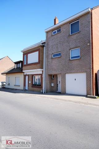 Gelegen in een  rustige, residentiële buurt vindt u deze instapklare bel-étage woning die smaakvol gerenoveerd is in 2022.Met zijn royale bewoonbare...