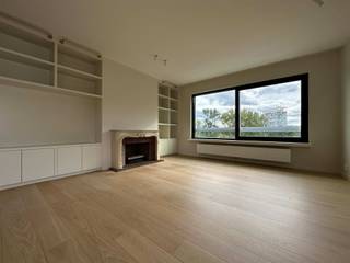 Luxueus gerenoveerd appartementDit prachtige appartement werd gerenoveerd met oog voor detail en met materialen en apparaten van de beste...