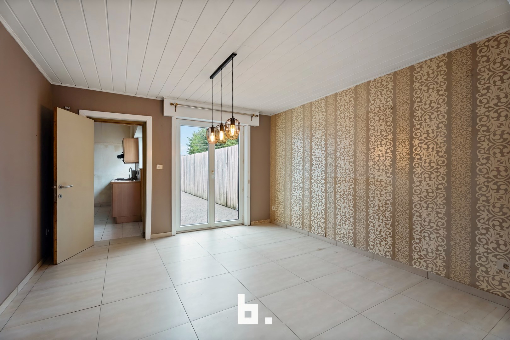 Halfopen woning met tuin, 3 slaapkamers - ingang aan zijkant voor fietsen/groenafval - foto 3