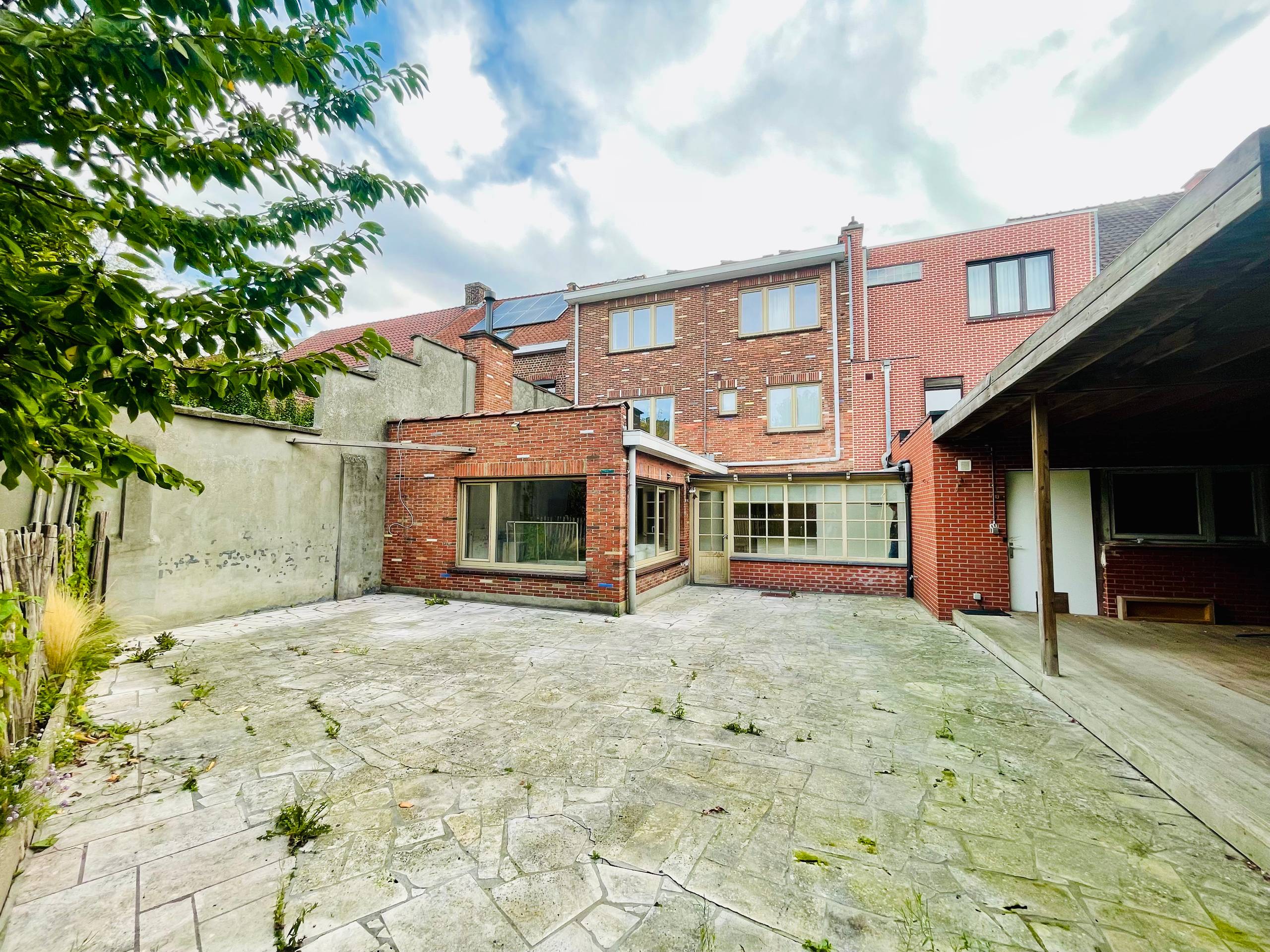 Wevelgem - Ruime woning met 7 slaapkamers en ruime stadstuin - foto 3