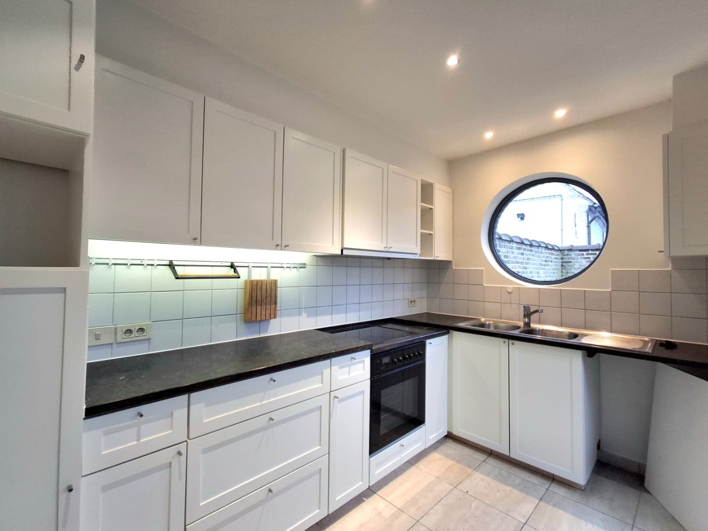 CHARMANTE GEZINSWONING MET 3 SLPKS EN KOER IN HARTJE DENTERGEM - foto 4