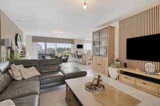 Deze ruime woning met 3 slaapkamers combineert comfort met duurzaamheid: 10 zonnepanelen (415 W per stuk), ventilatiesysteem D voor...