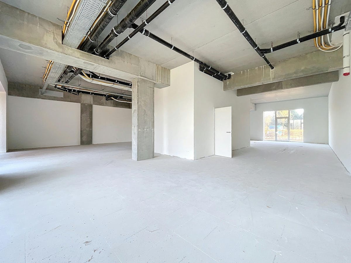 Local commercial nouvellement construit (43 m² - 331 m²) au centre de Lokeren - photo 4