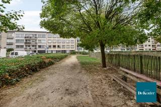 Dit lichtrijke appartement bevindt zich in het rustige Schoten, dichtbij het centrum.Bij het binnenkomen komt u in de inkomhal met vestiaire en een...