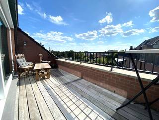 Luxueus dakappartement, gelegen in een prachtige statige residentie, in het hartje van Geel op wandelafstand van het station, winkels,...