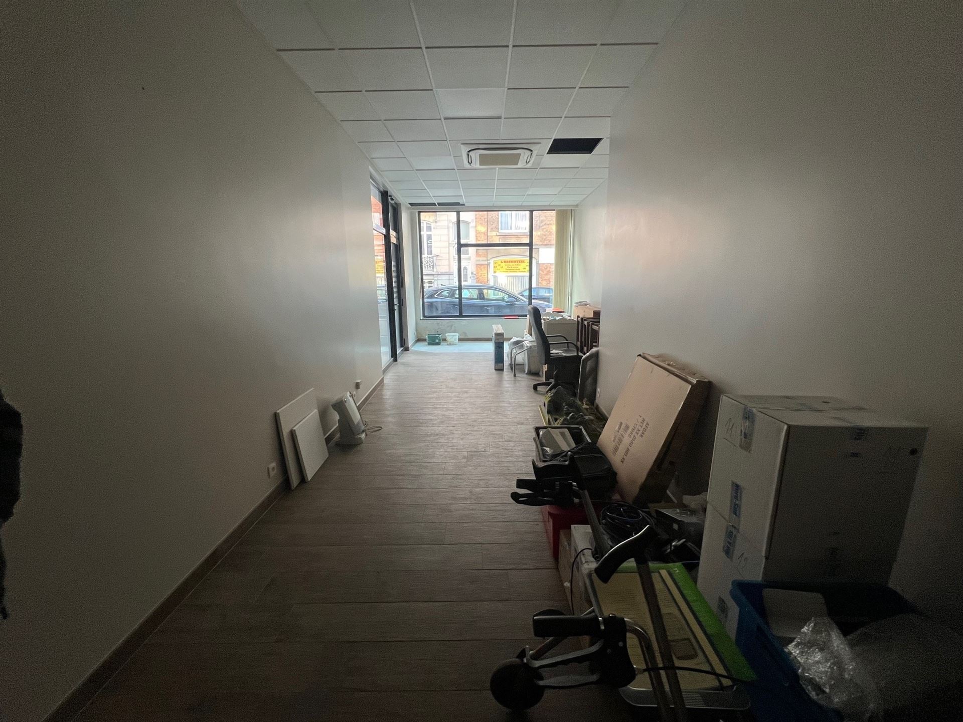 Groundfloor commercial space with Garage on a prime location - photo 5