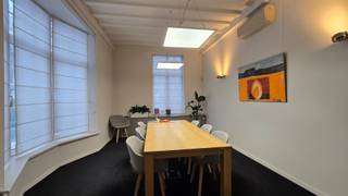 Immeuble de bureaux de caractère avec une visibilité exceptionnelle à Herent Nous avons le plaisir de vous proposer ce superbe et majestueux immeuble...