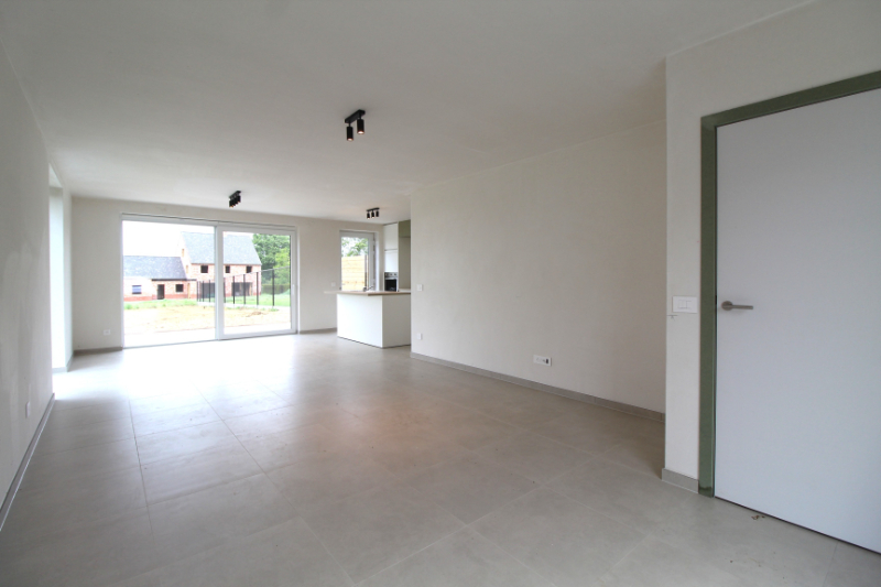 Nieuwe halfopen woning met 3 slaapkamers - foto 2