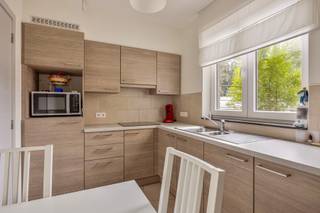 Uitstekend gelegen bestaand appartementsgebouw gebouwd in 2011.Het gebouw is gelegen in het bruisende centrum van Lubbeek recht tegenover de kleuter...