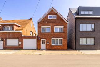 Deze op te frissen woning is gunstig gelegen nabij het centrum van Geel en op korte afstand van het station. Dankzij deze centrale ligging geniet...