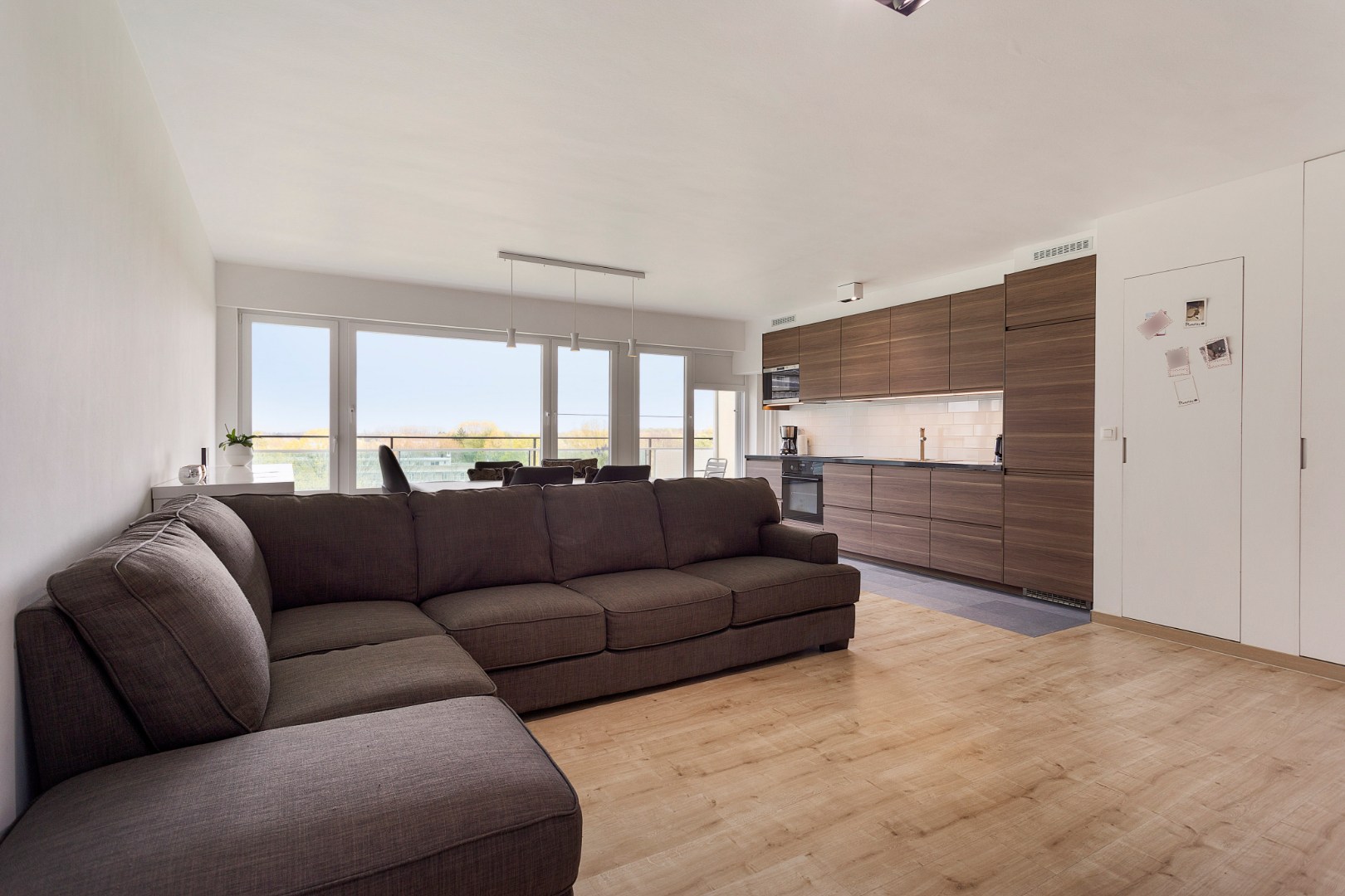 Gerenoveerd appartement met twee slaapkamers en terras in het centrum van Sint-Niklaas - foto 3