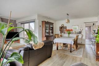 Welkom in Wilsele ! Gelegen in de Bunsbeekstraat vinden we deze ruime en karaktervolle woning met veel potentieel terug. Ze beschikt over maar...