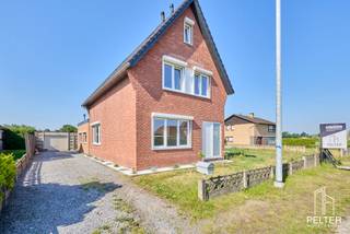 Recent volledig gerenoveerde woning op een uitzonderlijk perceel met grote uitbreidingsmogelijkheden