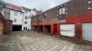 JETTE, in de residentiële en commerciële wijk Place du Miroir, bieden wij u een lot van 7 garages te koop aan, ideaal voor een rendabele...