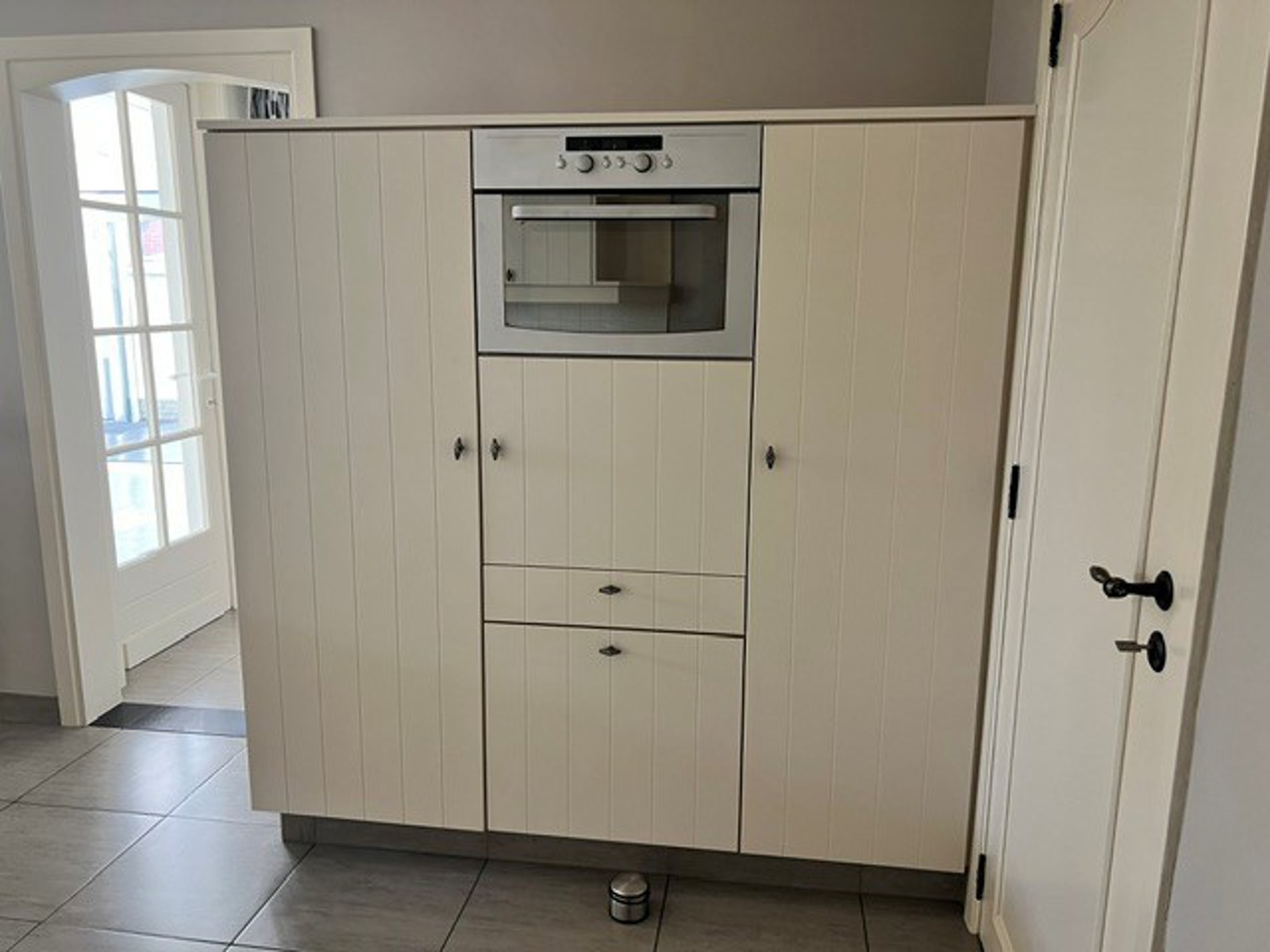 Halfopenbebouwing met 4 slaapkamers, garage en grote tuin. - foto 5