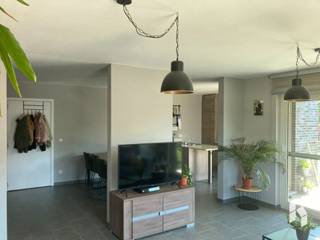 Appartement (105 m²) op de eerste verdieping met 2 slaapkamers, een terras en een ondergrondse parking in Overpelt. <br /><br /><strong>BIJZONDERHEDEN:</strong> <br />- Beschikbaar vanaf 15/12/2026;<br />- Centraal gelegen<br />- Ondergrondse parking + berging <br /><br /><strong>INDELING:</strong> inkomhal, toilet, woonkamer, keuken, berging, 2 slaapkamers, badkamer, terras <br /><br />
<p>Indien u een bezichtiging wenst, gelieve u hieronder kandidaat te stellen.<br />Zodra we u hiervoor selecteren, contacteren we u voor een afspraak.</p>
<p>Door de grote toestroom van huuraanvragen, zijn we niet in de mogelijkheid iedereen persoonlijk te beantwoorden, indien u binnen 10 dagen geen reactie van ons heeft ontvangen, komt u niet in aanmerking voor dit pand.</p>