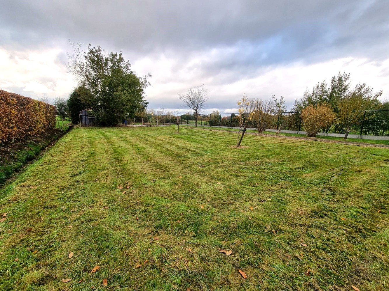 Ruime instapklare gezinswoning met prachtige tuin 28a51ca en uitstekende ligging! - foto 2