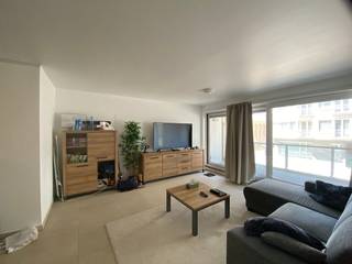 Welkom bij dit schitterende nieuwbouw appartement, gelegen op een toplocatie op slechts 100 meter van de zee en op 500 meter van het...