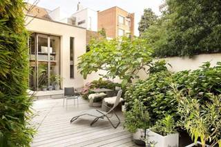 Exceptional Mansion with Wellness in the Heart of MechelenUnique Assets·Authentic elements: high ceilings, original fireplaces·Four fully equipped...