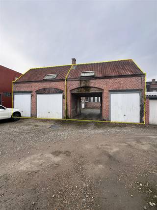 Aanbod van meerdere garageboxen gelegen in het centrum van Duffel, met diverse oppervlaktes en constructietypes. Ideaal voor eigen gebruik of...