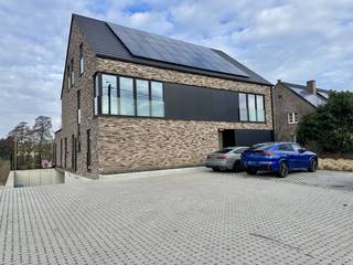 Luxe gelijkvloers nieuwbouwappartement mét tuin te huur – Termien (nabij Genk centrum)Bent u op zoek naar comfortabel, energiezuinig én stijlvol...