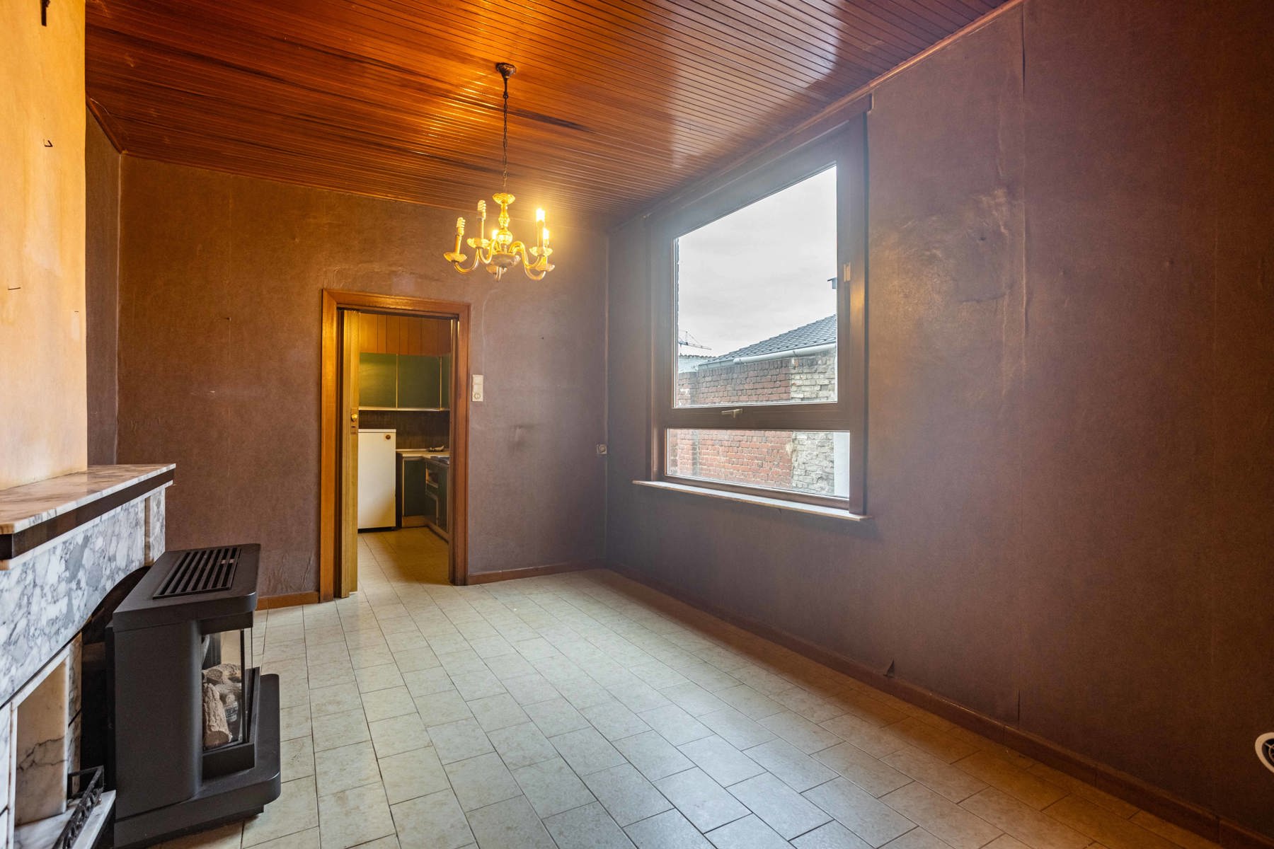 TE RENOVEREN RIJWONING MET TUIN EN GARAGEBOXEN - foto 5