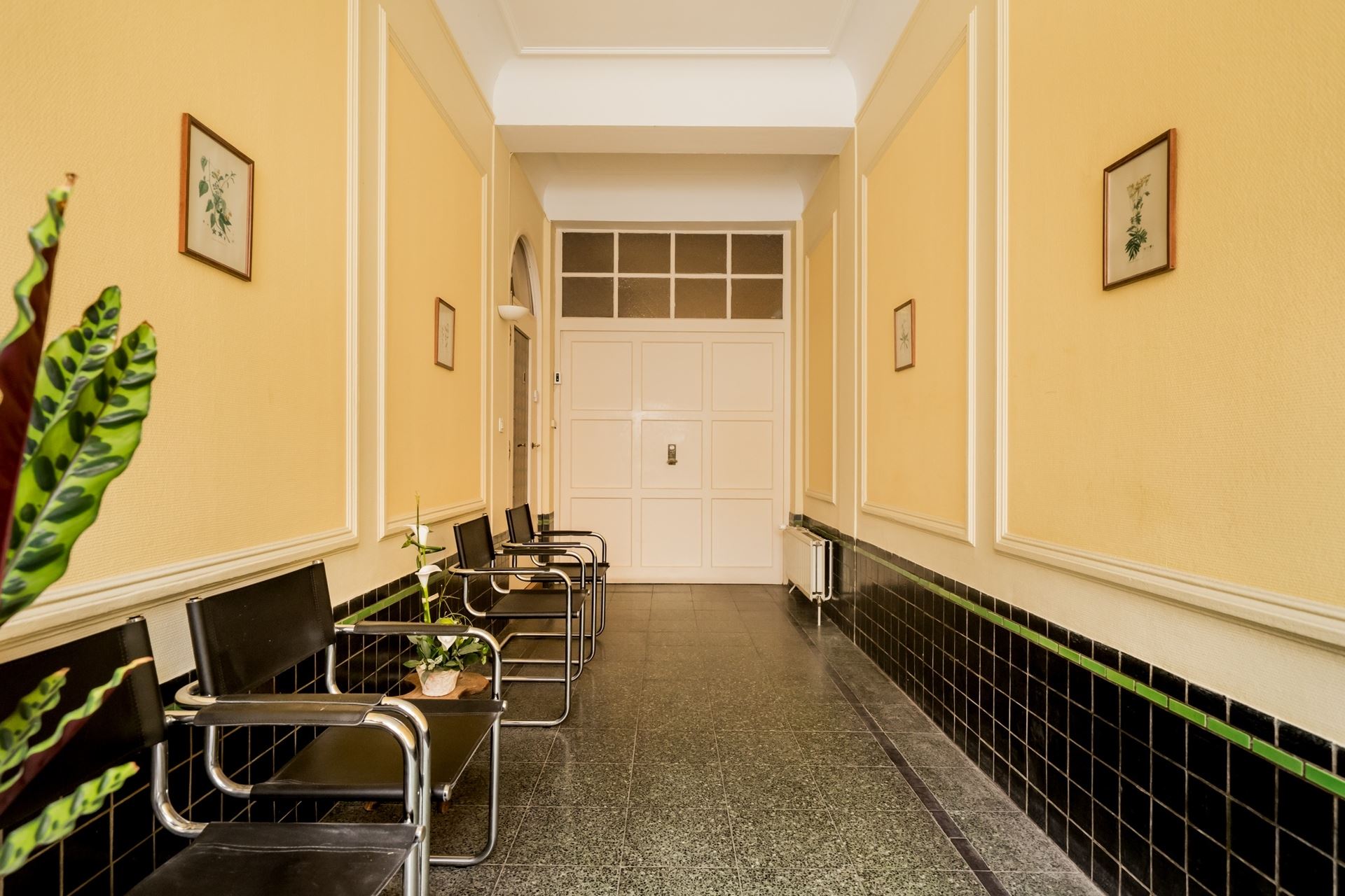 Ruime op te frissen woning met zonnige tuin en 4 slaapkamers - foto 5
