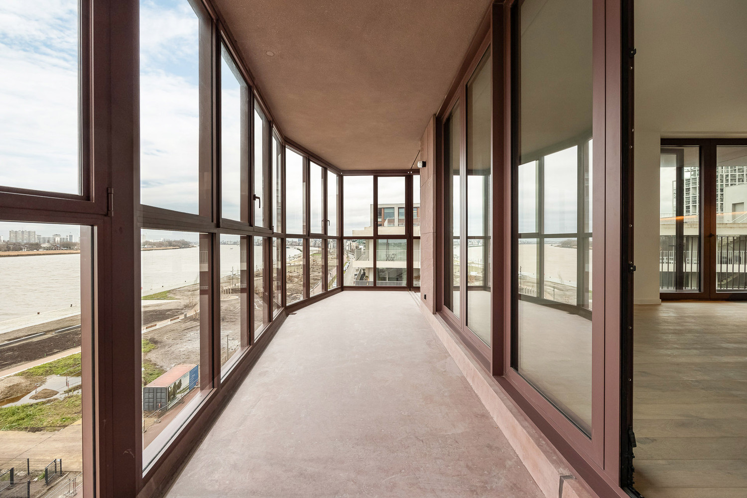 Luxe-appartement met frontaal Scheldezicht met heerlijk terras (30m²) op Nieuw Zuid incl kelderberging - optionele ondergrondse parking beschikbaar - foto 4