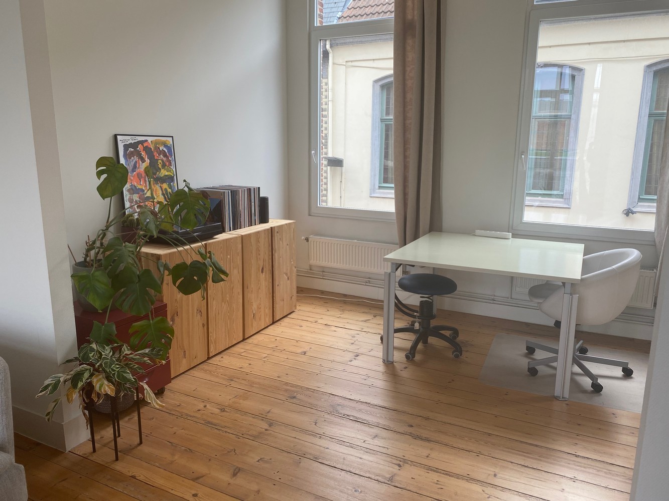 Ruime woning (3 SLK) met terras en 1 autostaanplaats - foto 5