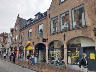 Commercial à louer à Bruges