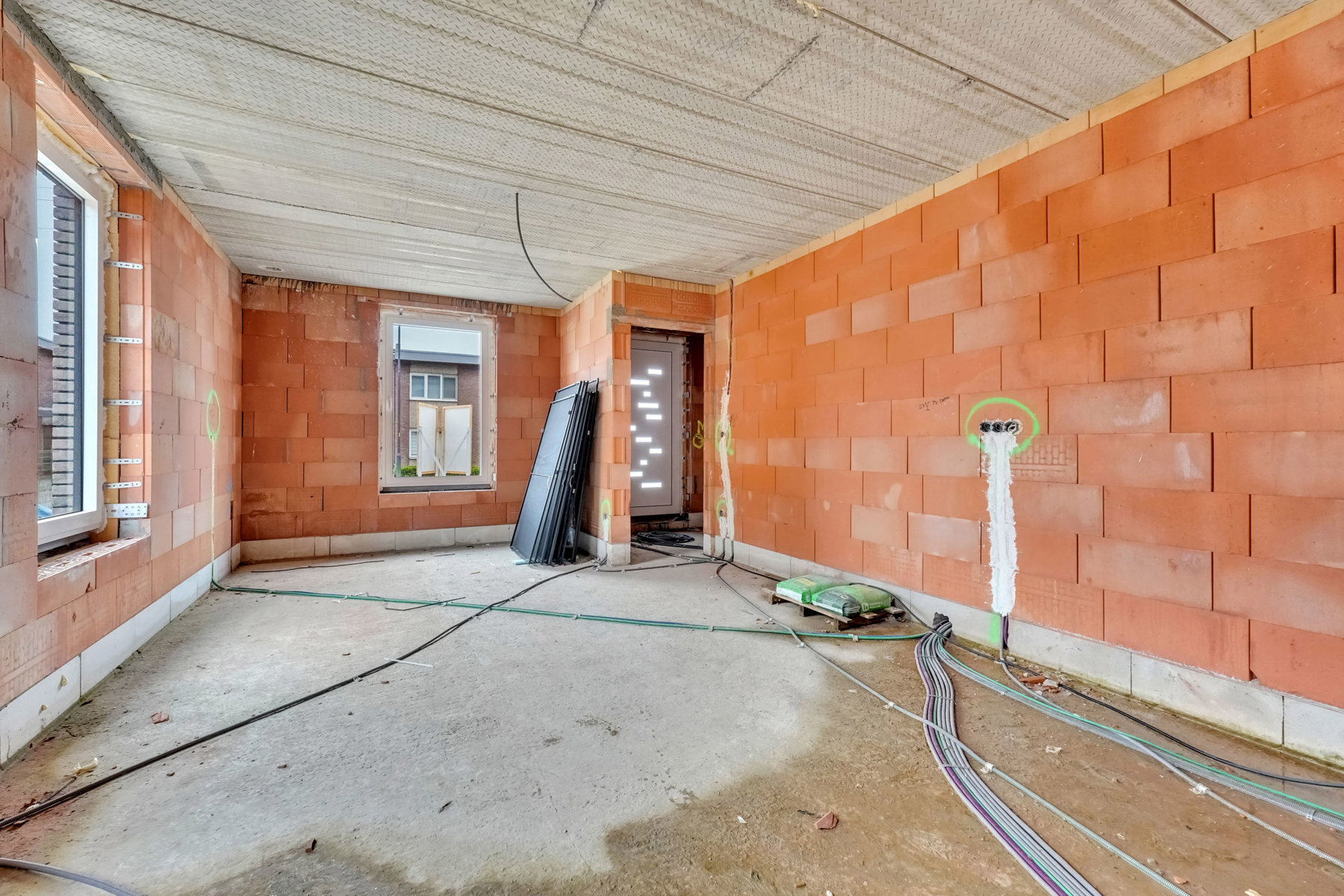 Nieuwbouwwoning met 4 slpks en tuin onder registratie!! - foto 4