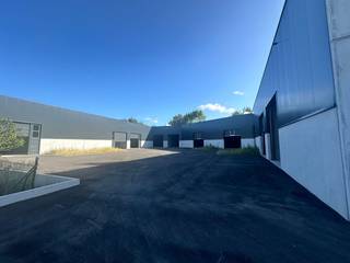 Nieuwbouw KMO-unit van 150 m²  te koop, deze unit maakt deel uit van de gloednieuwe bedrijvenpark “Denderparc” en is gelegen in Ath, langs...