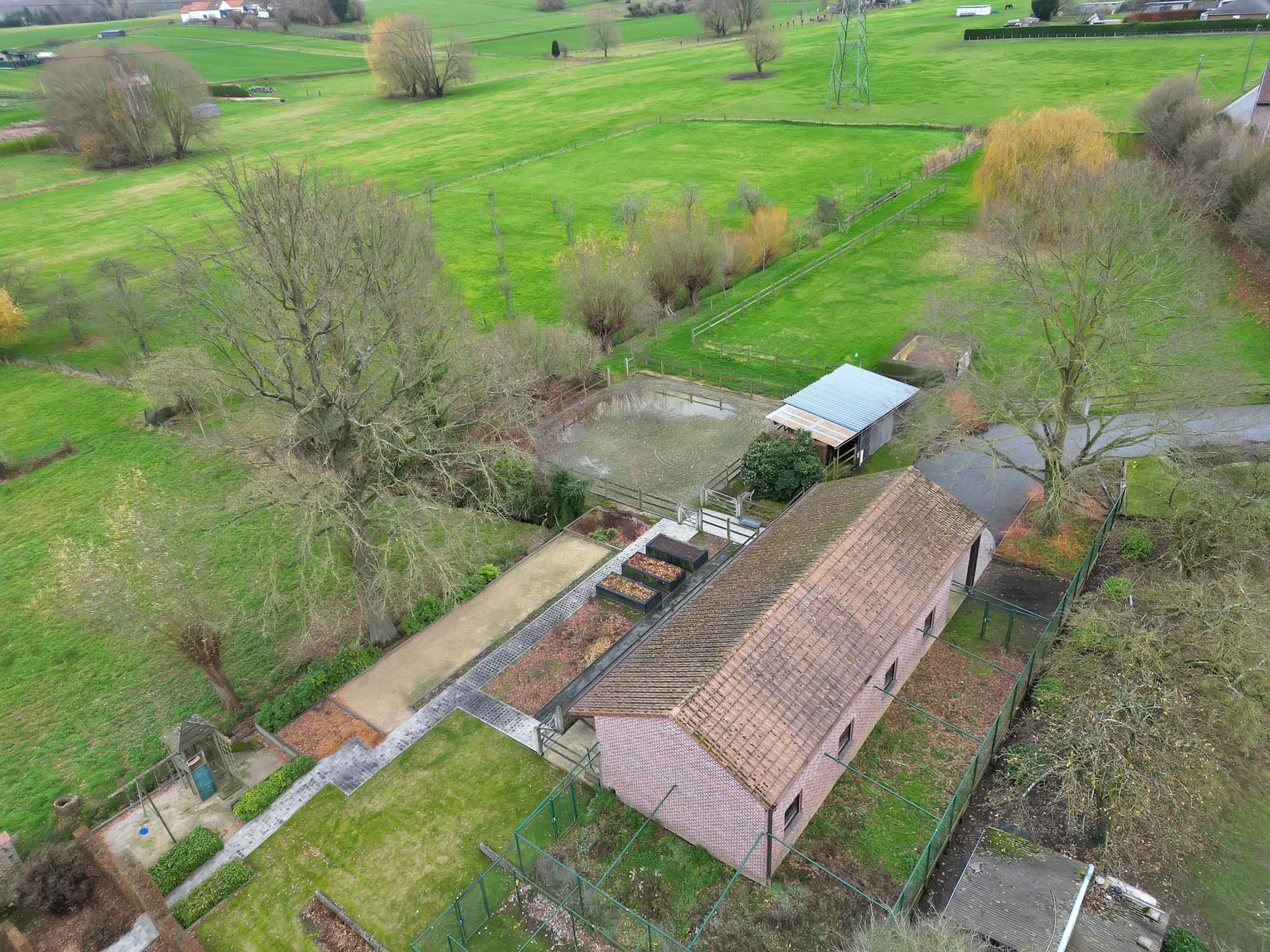Ferme exclusive avec piscine intérieure et écuries - photo 4