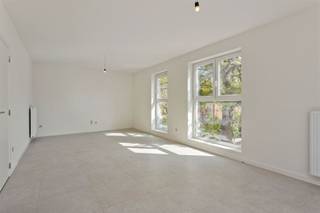 REZ-DE-CHAUSSÉE APP. AVEC 3 CHAMBRES, TERRASSE + PARKING Près du charmant centre du village de Leopoldsburg, nous trouvons cet appartement situé dans...